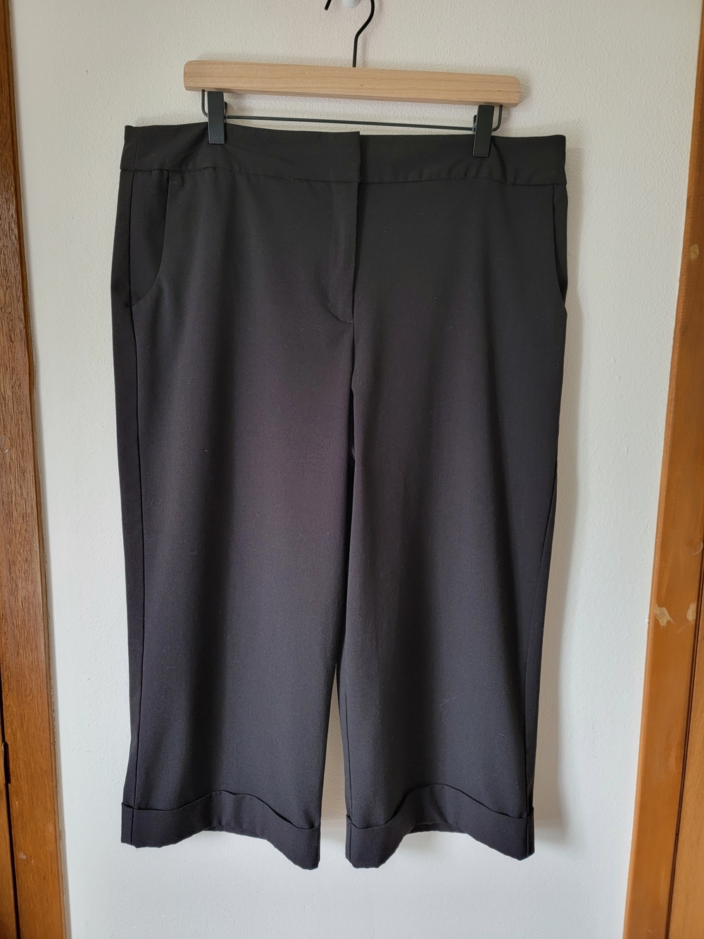George Black Cropped Wide-Leg Capris Work Wear Size 16
